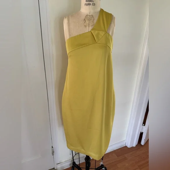 sachin and babi light blue dress Yellow Sequined Illusion Gold Sequin Party Dress
